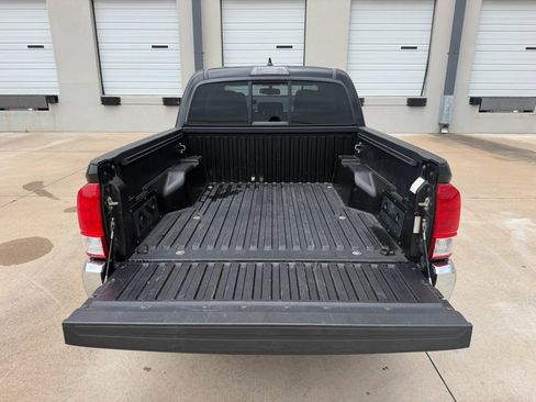 Used 2017 Toyota Tacoma SR5 w/ Tow Package RWD image 21