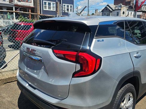 Used 2018 GMC Terrain SLE FWD image 4
