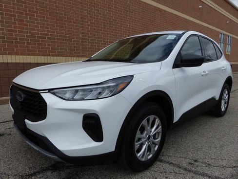 Used 2025 Ford Escape Active AWD/4WD image 5