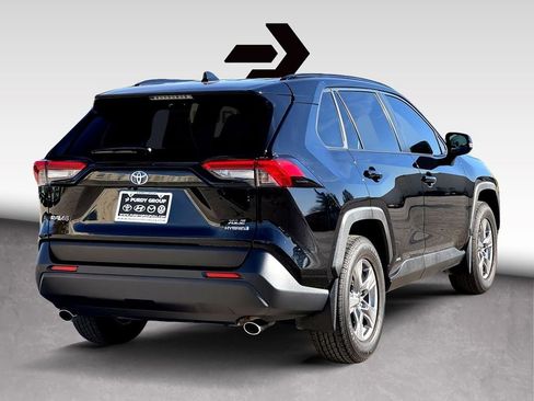 Used 2023 Toyota RAV4 XLE w/ Convenience Package image 8
