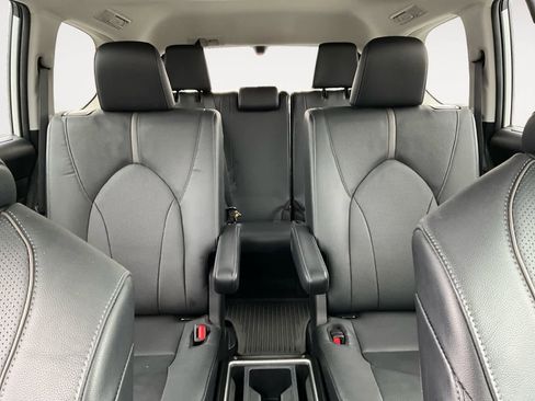 Used 2024 Toyota Grand Highlander Platinum image 24