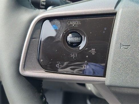 Certified 2025 Nissan Murano SV image 14