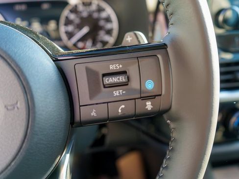 New 2025 Nissan Pathfinder SL image 14