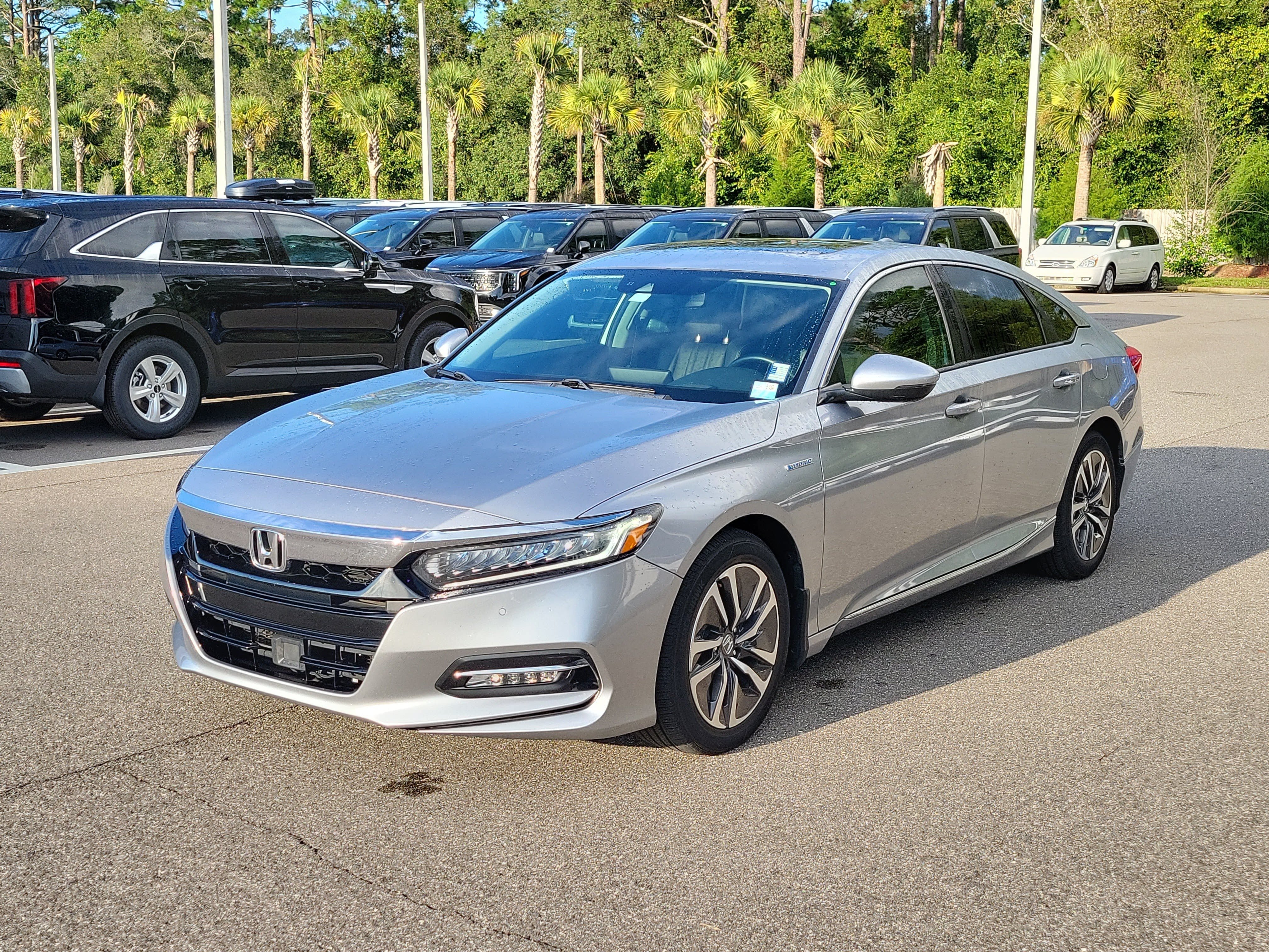 Used 2020 Honda Accord Touring image 3