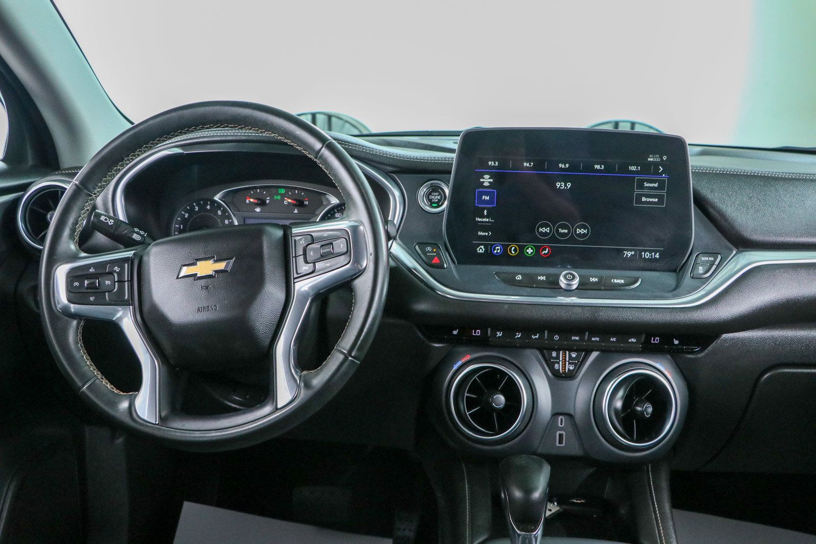 Used 2023 Chevrolet Blazer LT w/ Midnight/Sport Edition FWD image 17