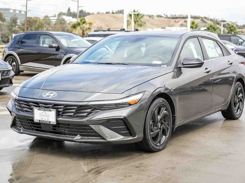 New 2026 Hyundai Elantra SEL Sport Premium FWD image 3