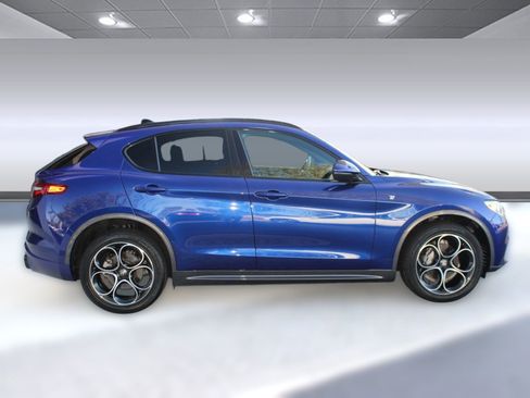 Used 2022 Alfa Romeo Stelvio Ti image 8