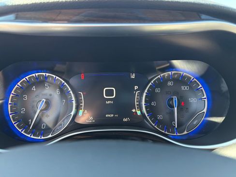 Used 2021 Chrysler Pacifica Limited w/ Premium & Safety Sphere Group AWD/4WD image 15