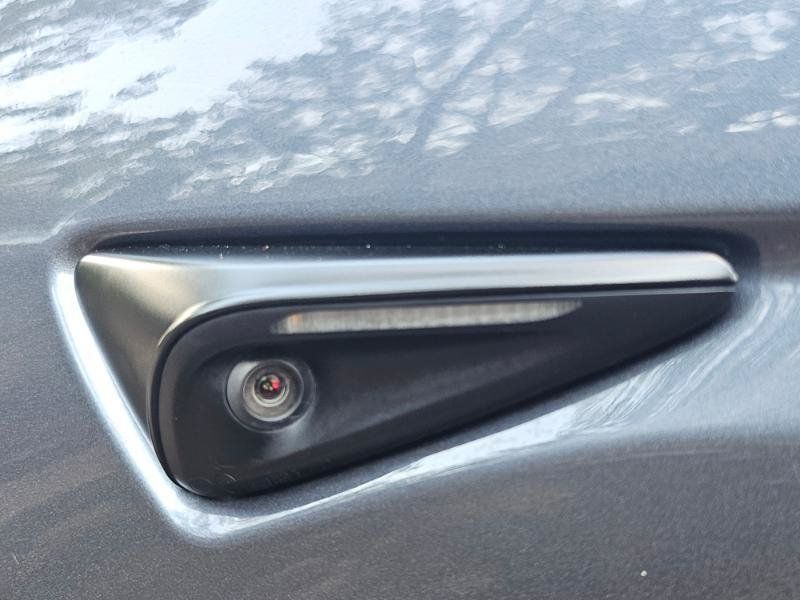 Used 2023 Tesla Model Y Long Range AWD/4WD image 34
