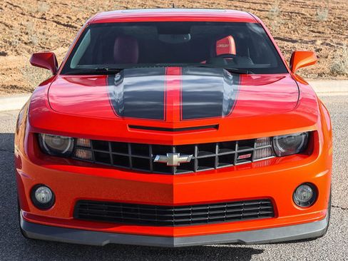 Used 2010 Chevrolet Camaro SS RWD image 13
