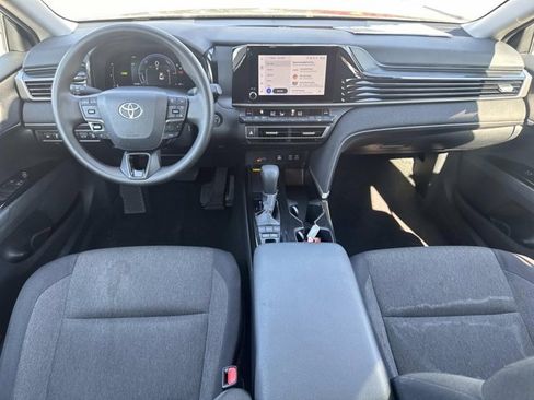 Used 2025 Toyota Camry LE image 19
