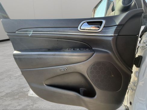 Used 2019 Jeep Grand Cherokee Limited w/ Luxury Group II AWD/4WD image 20