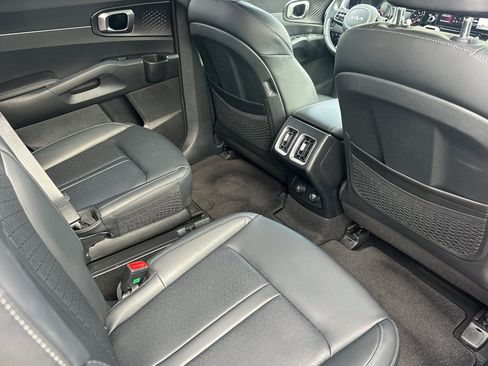 Certified 2023 Kia Sorento EX AWD/4WD image 19