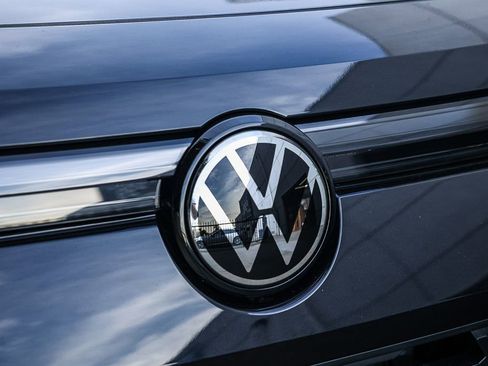 New 2026 Volkswagen Tiguan S image 14