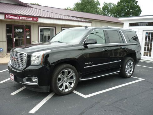 Used 2015 GMC Yukon Denali w/ Touring Package AWD/4WD image 2