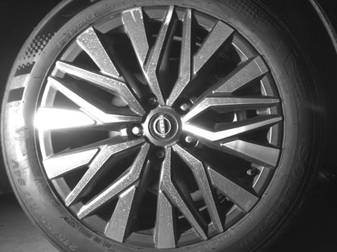 Used 2025 Nissan Altima 2.5 SV FWD image 13