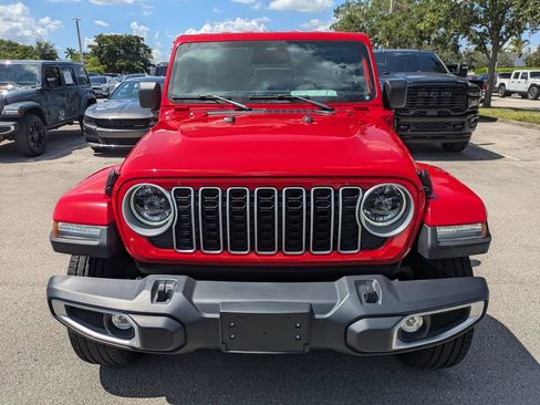 Used 2025 Jeep Wrangler Unlimited Sahara w/ Safety Group AWD/4WD image 4