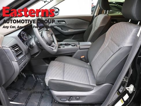 Used 2023 Nissan Rogue SV AWD/4WD image 13