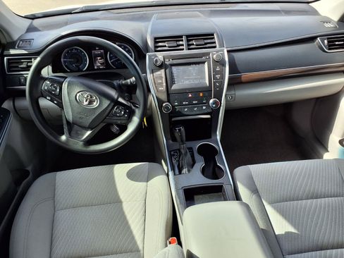 Used 2017 Toyota Camry LE FWD image 4