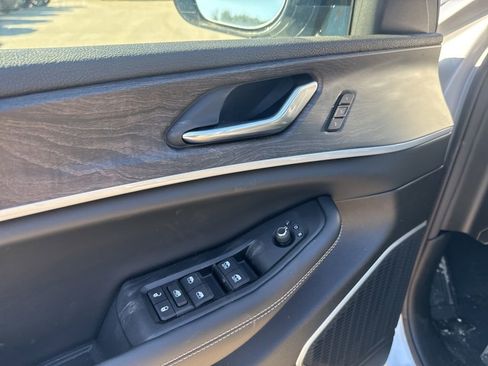 New 2026 Jeep Grand Cherokee Limited image 21