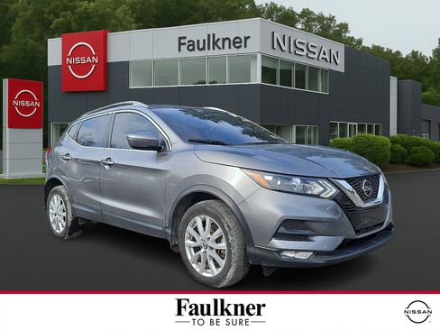 Certified 2022 Nissan Rogue Sport SV image 1