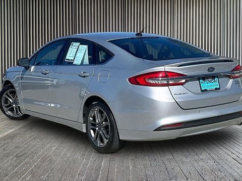Used 2017 Ford Fusion SE w/ Equipment Group 201A image 3