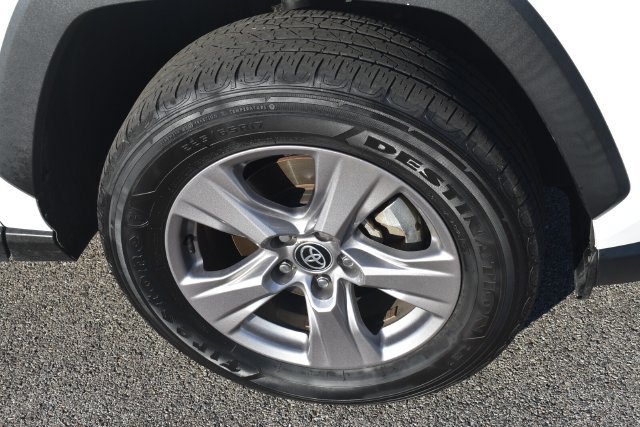 Used 2025 Toyota RAV4 XLE AWD/4WD image 11