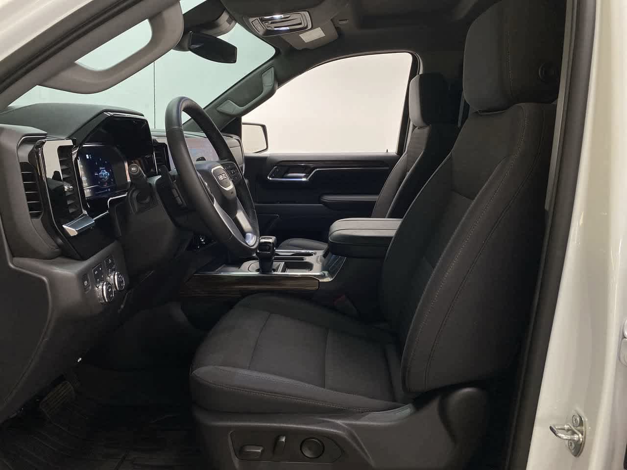 Used 2023 GMC Sierra 1500 Elevation w/ X31 Off-Road Package AWD/4WD image 14