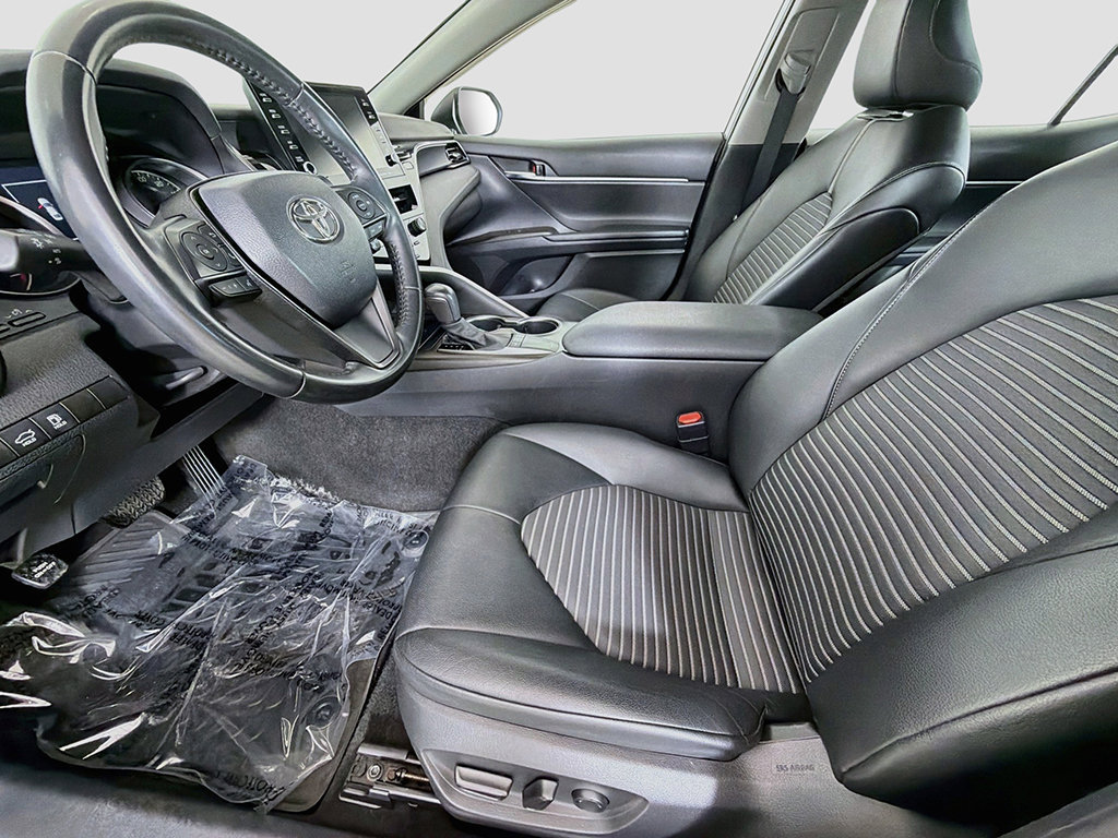 Used 2022 Toyota Camry SE w/ Audio Upgrade Package FWD image 22