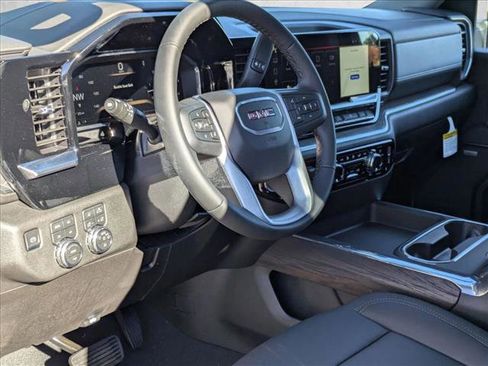 New 2026 GMC Sierra 2500 SLT w/ SLT Premium Package image 9