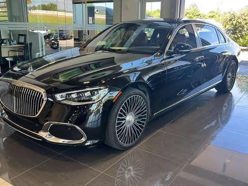 Certified 2022 Mercedes-Benz Maybach S 580 4MATIC image 3