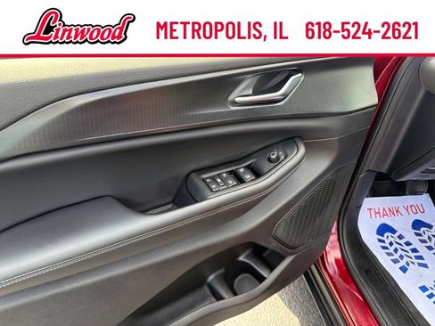 Used 2025 Jeep Grand Cherokee L Laredo AWD/4WD image 14