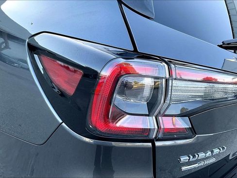 Used 2022 Subaru Outback Limited AWD/4WD image 23