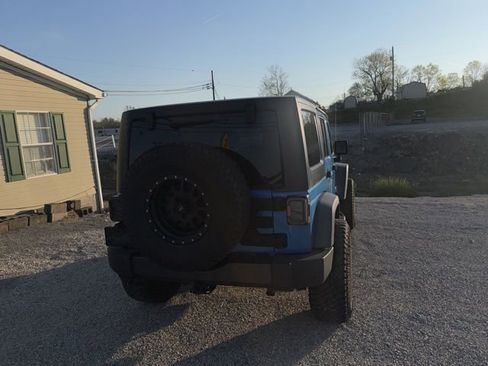 Used 2016 Jeep Wrangler Unlimited Sport image 12