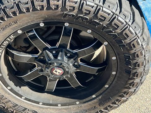 Used 2019 RAM 1500 Laramie w/ Off Road Group AWD/4WD image 15