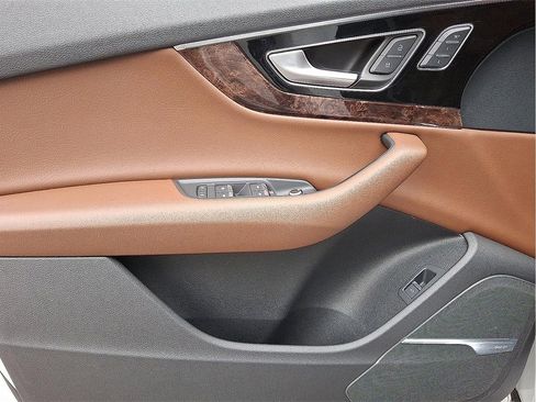 Used 2019 Audi Q7 3.0T Premium Plus image 13