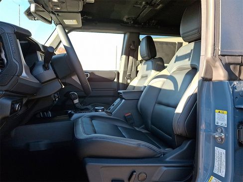 New 2025 Ford Bronco Outer Banks image 6