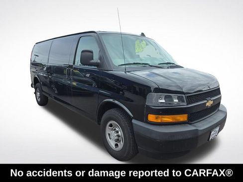 Used 2020 Chevrolet Express 3500 Extended w/ Driver Convenience Package RWD image 3