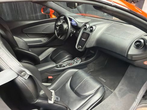 Used 2019 McLaren 570S Spider RWD image 8