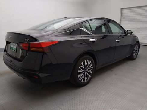 Used 2024 Nissan Altima 2.5 SV image 9