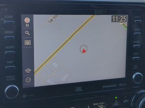 Used 2021 Toyota Highlander Limited image 21