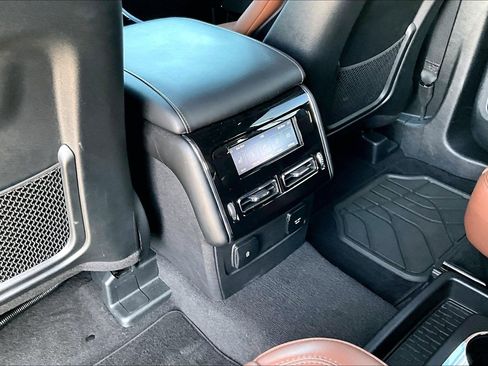 Used 2024 Lincoln Aviator Reserve w/ Equipment Group 201A image 10