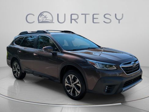 Used 2022 Subaru Outback Limited AWD/4WD image 9