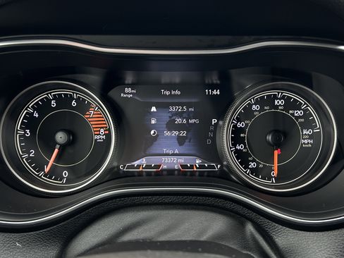Used 2019 Jeep Cherokee Limited AWD/4WD image 30