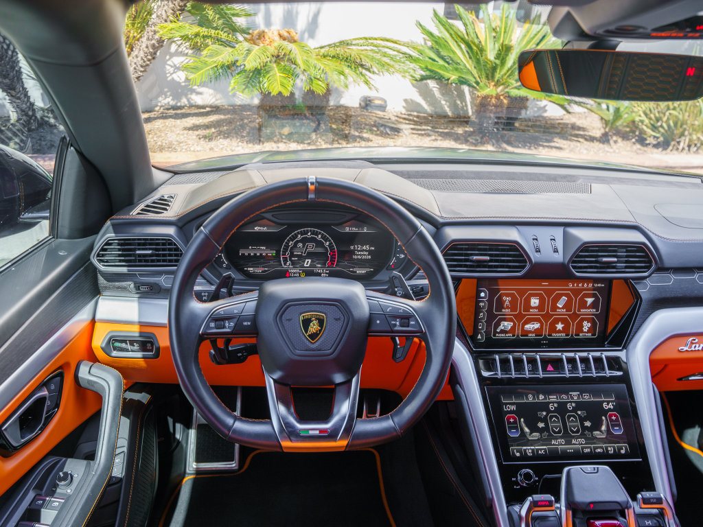 Used 2022 Lamborghini Urus AWD/4WD image 19