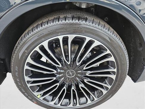 New 2025 Lincoln Aviator Black Label image 9