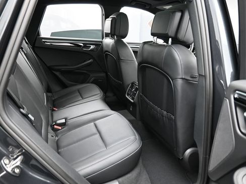 Certified 2026 Porsche Macan AWD/4WD image 27