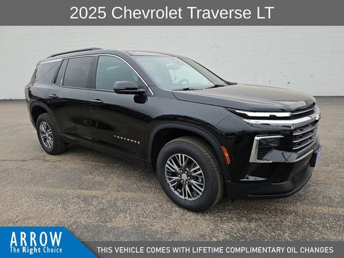 Used 2025 Chevrolet Traverse LT AWD/4WD image 1