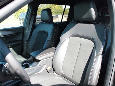 New 2025 Jeep Grand Cherokee L Altitude image 5