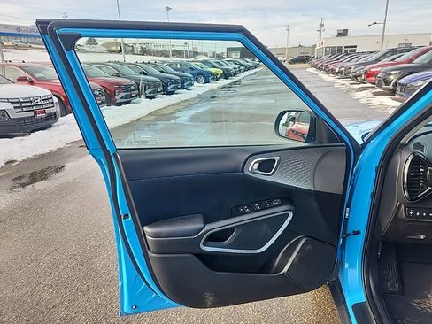 Used 2023 Kia Soul S image 12